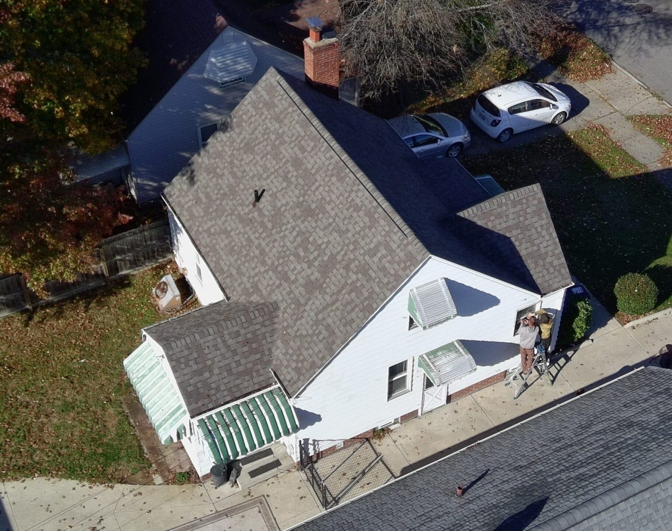 Diamond Roofing crew performing roof replacement in Stow, OH