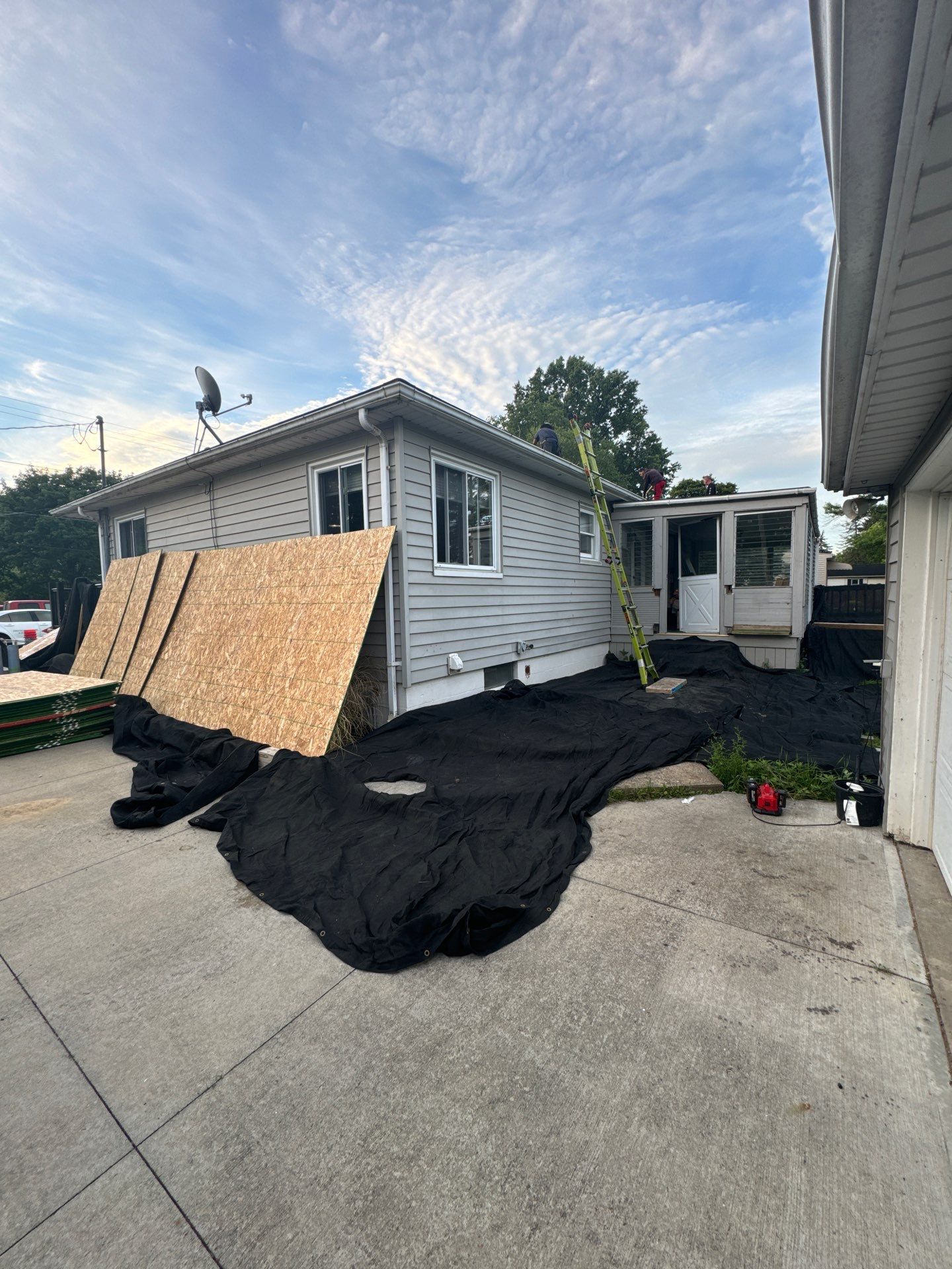 Diamond Roofing Pros fixing roof leak